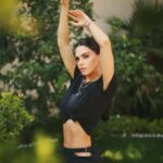 Livia Brito Pestana Instagram - Makeba, Makeba ma qué bella!🖤 . . . No me puedo sacar esa canción de la cabeza 😅 @alo @aloyoga #alo #aloyoga
