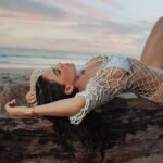 Livia Brito Pestana Instagram - El cuerpo necesita descanso, la mente paz y el corazón muchas alegrías mis bebés. ¿Cómo pasarán su fin de semana? #liviabrito #playa #mar #arena #vacaciones