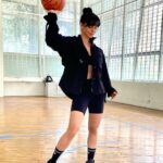 Livia Brito Pestana Instagram - No hay cosas imposibles bebés, si tenemos la voluntad de hacerlo, todo es posible. 🍀💕 @alo #liviabrito #basquet #gym #alo