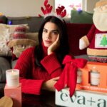Livia Brito Pestana Instagram - Que estas navidades todos sus deseos se hagan realidad bebés🕯️❤️ Con mi velita #success de @evaavobeauty agradeciendo por mi 2023, por ustedes y pidiendo por un 2024 bonito🫶🏽