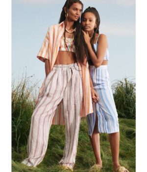 Liya Kebede Instagram - Enfin, #lemlemxHM vient d’atterrir en France 🇫🇷😊 as of today you can find our latest collab with @hm around even more countries and online ✨💜 
Today: 🇷🇴🇨🇾🇪🇪🇭🇷🇱🇹🇱🇺🇱🇻🇬🇷🇫🇷🇮🇹🇪🇸🇵🇹
May 6th in 🇨🇦🇺🇸
May 20th in 🇹🇷