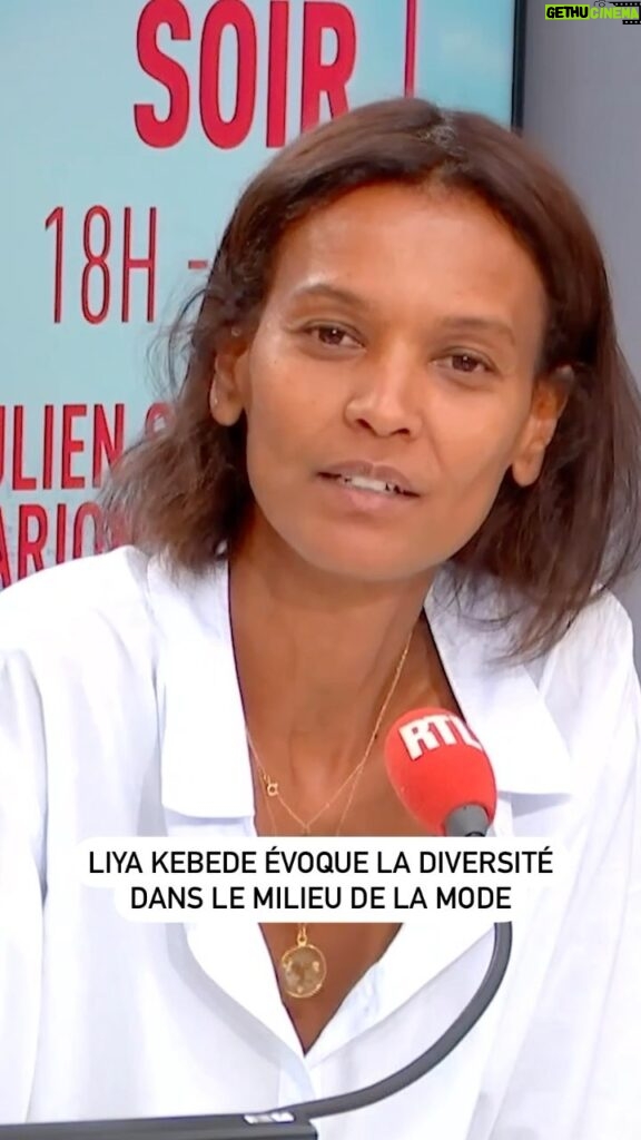 Liya Kebede Instagram - 🎙 #RTLSoir - @liyakebede, qui a participé ce mardi au premier défilé de Pharell Williams comme directeur artistique de Louis Vuitton à la #FashionWeek de Paris, a évoqué la diversité dans le milieu de la mode au micro de Julien Sellier et Cyprien Cini 📻 L’intégralité de l’entretien sur rtl.fr et l’application RTL. • • #liyakebede #pharellwilliams #louisvuitton #radio #onair