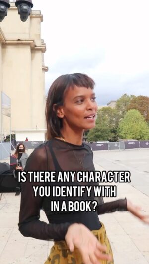 Liya Kebede Instagram - One of my firsts interviews for @liya_brairie 📖🙏🏼 
Thanks my dear @thelumagrothe for sharing your favourite lectures at the @lorealparis backstage ❤️

Follow @liya_brairie and join us for some fresh coffee and fine books.