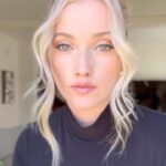 Liz Trinnear Instagram - Back to blonde 👱🏻‍♀️ 💇🏼‍♀️ TYSM @matthewstylist 🙏🏼🙏🏼🙏🏼 forever a hair master! . . #hair #blondehair #balayage