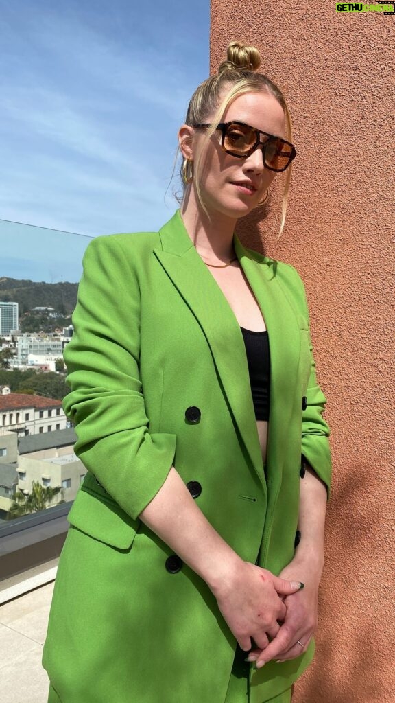 Liz Trinnear Instagram - A green dream suit 💚 . (Also - obsessed with this song @shawnmendes) Thompson Hollywood