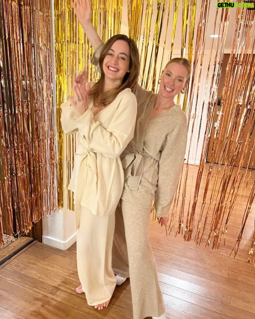 Liz Trinnear Instagram - Had SO much fun at @misslauramoses bachelorette! (So much fun it took me a week to recover and make this post🥴). Couldn’t be happier for her and @matthewstylist to tie the knot next month 😭💕👰🏻‍♀️🤵🏼‍♀️. If you haven’t been to Sedona, AZ, add it to your bucket list! They say “you are who you surround yourself with” and this group was full of the kindest, most hilarious and friendly people out there. Sums up Laura pretty perfectly 🥰 Sedona, Arizona