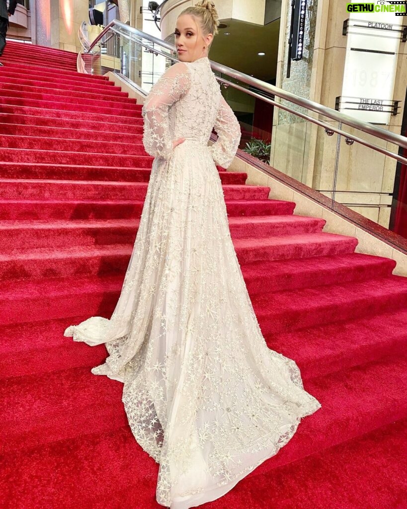 Liz Trinnear Instagram - Oscars 2022 Glam 🌟💃🏼 . . Styling: @katiektobin Dress: @rvng.couture 🇨🇦 Hair: @matthewstylist Makeup: @shabydassi Sneakers: @hoka 😂 📷: @georgepimentel1 @codosphotos The Oscars Red Carpet