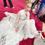Liz Trinnear Instagram - Oscars 2022 Glam 🌟💃🏼 . . Styling: @katiektobin Dress: @rvng.couture 🇨🇦 Hair: @matthewstylist Makeup: @shabydassi Sneakers: @hoka 😂 📷: @georgepimentel1 @codosphotos The Oscars Red Carpet