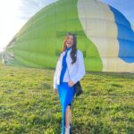 Liza Soberano Instagram - Core memory unlocked. Ticking “ride a hot air balloon” off my bucket list. 🦋 @harlanholden.coffee #HarlanCoffee #BecauseCoffee Alba, Italy