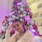 Liza Soberano Instagram - Merry Christmas from my family to yours 🎄 Tree and tablescapes by @bloomseventstyling ! Thanks for making this Christmas so magical for us ✨