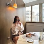 Liza Soberano Instagram - I’m dreaming of a white Christmas ☕️🐻‍❄️🤍 voco Orchard Singapore, an IHG Hotel