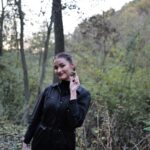 Liza Soberano Instagram - Truffle hunting in Piedmont, Italy with team @harlanholden.coffee 🍄 #HarlanCoffee #BecauseHazelnut