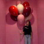 Liza Soberano Instagram - Serving looks and scoops 🍦 @museumoficecreamsg