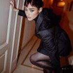 Liza Soberano Instagram - Kickstarting Milan fashion week with @prada 🖤 #PradaSS24 @louislane7 @mickeysee @renzpangilinan Milan, Italy