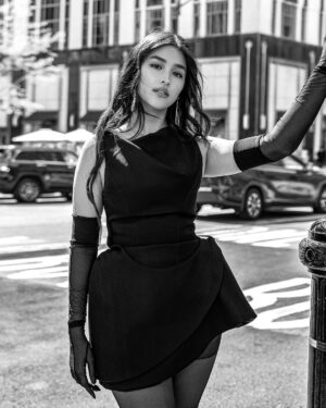 Liza Soberano Instagram - I was in NYC for a quick minute! My New York vlog will be up on my channel tomorrow at 6PM! See you then 🫶🏻