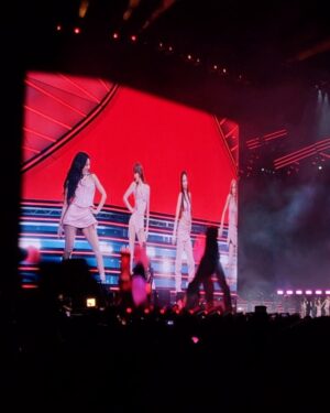 Liza Soberano Instagram - Coachella ‘23 🎡 

Made it a little late and was only able to attend day 2 & 3 but still had soooo much fun! ✨

Peep the zoomed in videos I took with my Galaxy S23 Ultra 🤯