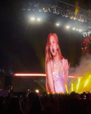 Liza Soberano Instagram - Coachella ‘23 🎡 

Made it a little late and was only able to attend day 2 & 3 but still had soooo much fun! ✨

Peep the zoomed in videos I took with my Galaxy S23 Ultra 🤯