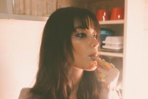 Liza Soberano Instagram - They say “You can’t have your cake and eat it too” but life is short so watch me try. Here’s to 26!! 

Been holding on to these amazing concept photos I shot with the incredible @shairaluna a year ago. We were even joking about using them for my 26th birthday post. Jokes on you team, I can finally put these to good use!!! Haha. Thank you everyone for the loving messages. Grateful for everyone who makes me feel special by showing their love and support today and everyday! 🤍

(Please don’t take the 🖕 too seriously. Just channeling the Tumblr girl angst we all have inside us 😂)

@shairaluna 
@justine_arcegabumanlag 
@antheabueno 
@hairbybrentsales 
@stylizedstudio