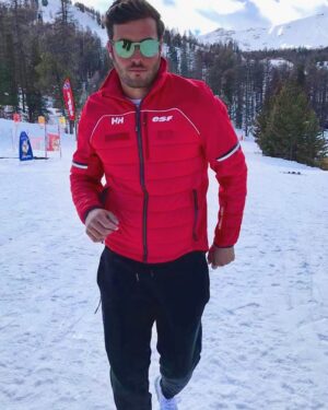 Loïc Fiorelli Instagram - 😎❄️⛄️⛷♥️ #vars #moutains #alpes #france #snow #red #ESF #snobmilano #hellyhansen