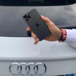 Loïc Fiorelli Instagram - MERCI @carepolis_cars pour ce concours! Et surtout Félicitation @mathcllr! Elle a été tirée au sort et a gagné un IPhone 11!!! A très vite pour un nouveau concours 😉🤘🏼 Carepolis Concessionnaire exclusif AUDI Volkswagen SKODA
