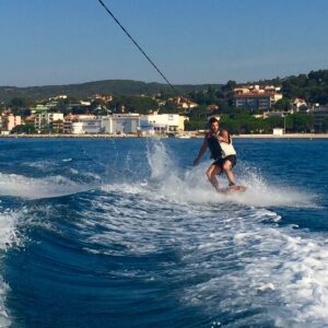 Loïc Fiorelli Instagram - Wakeboard day 😎 #bandol #wakeboard #Sea #sun #sport @bandol_sports_nautiques