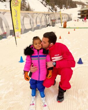 Loïc Fiorelli Instagram - Première journée de ski pour Louna 😍 Je suis tellement heureux elle adore ça ❤️