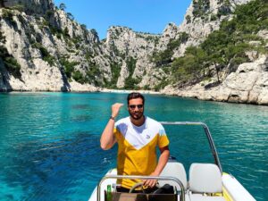 Loïc Fiorelli Instagram - Une bonne journée détente avec capitaine @hugo.vallet 🚤🌊☀️