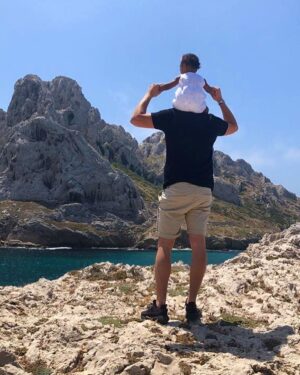 Loïc Fiorelli Instagram - Petite balade avec son Tonton ⚓️🥰❤️
#marseille #france #family #happy #sun #sea #south