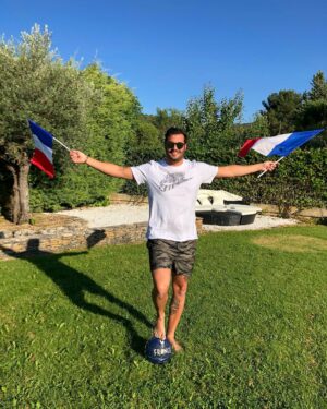 Loïc Fiorelli Instagram - ALLEZ LES BLEUS!!! FAITES NOUS RÊVER 🇫🇷 #worldcup #football #france #FRABEL