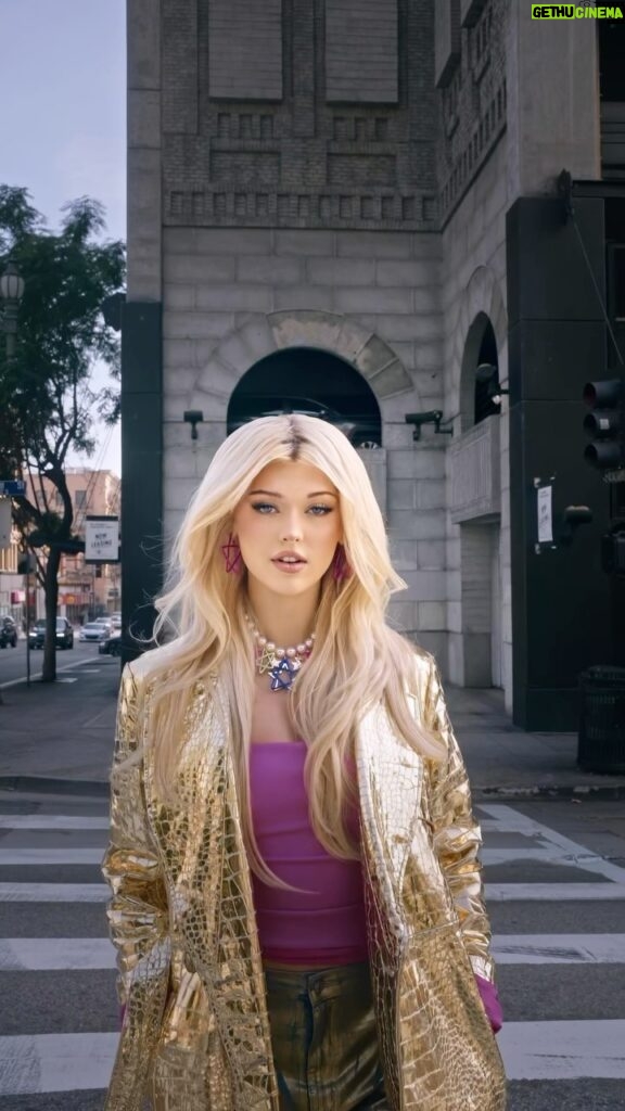 Loren Gray Instagram - here it is! the theme song for #AgentStateFarm #ad 🎬 @schwarzenegger @jakefromstatefarm