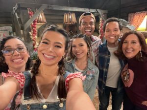 Lori Mae Hernandez Instagram - I can not stress to you enough how fun this was to film!!!! I am OBSESSED with these people!! And I mean come on! That apartment is totally iconic!!!! If you haven’t seen it yet, I’m in the first episode of season 2! 🤩#livingthedream #icarly #paramountplus #obsessed #onset