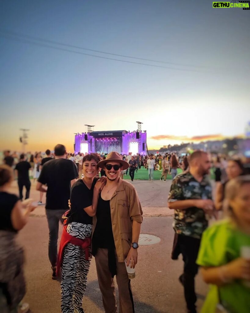 Luís Simões Instagram - O regresso mais desejado de sempre... foram 4 dias intensivos! 🤟😜🕺 @nosportugal @nos_alive #NOS #palcoNOS #NOSALIVE #festival #music #friends #goodvibes NOS Alive