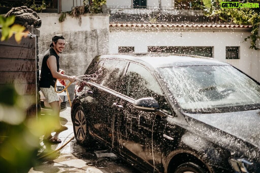 Luís Simões Instagram - Sim, vim em trabalho! #carwash #parttime #goodvibes #madeiraisland Ilha Da Madeira - Portugal