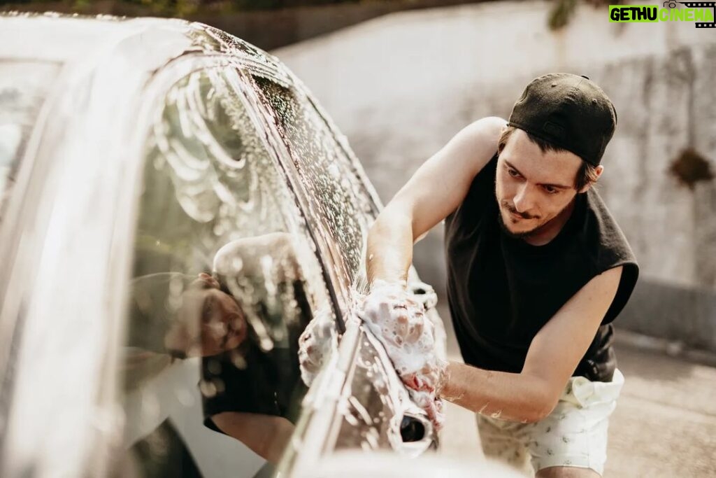 Luís Simões Instagram - Sim, vim em trabalho! #carwash #parttime #goodvibes #madeiraisland Ilha Da Madeira - Portugal