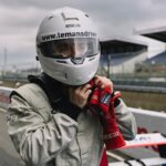Lucas Hauchard Instagram - Le 8 Octobre prochain c’est mon 1er event Twitch : le @grandprix_explorer 🏎 C’est une course de formule 4 entre 22 personnalités d’internet sur le circuit Bugatti au Mans 🏁 Suivez le compte insta pour plus d’infos ✅