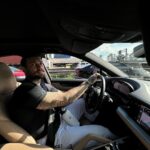 Lucas Lucco Instagram - Por esses dias eu tô com a nova Cayenne S by @porschebexp que tá com um motor v8 absurdo. Indo ao contrário da tendência dos híbridos/elétricos. Vcs acham que motores como esse vão ser cada vez mais raros?