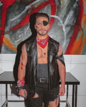 Lucas Viana Instagram - O pirata tá on 🏴‍☠️🔥 Produção irada para um evento incrível! Valeu demais 👊🏻 @wotch.io 

Make artística: @artedecrauf 
Foto: @ernestoandradephoto