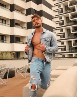 Lucas Viana Instagram - Sunday vibes 🔛 Bora com tudo pra mais uma semana movimentada, do jeito que eu gosto 🙏🏻