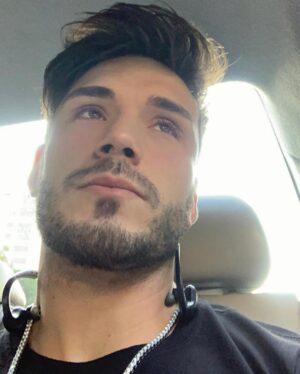 Lucas Viana Instagram - Entender a vontade de Deus nem sempre é fácil, mas crer que Ele está no comando e tem um plano para nossa vida, faz a caminhada valer a pena 🙏🏻❤️