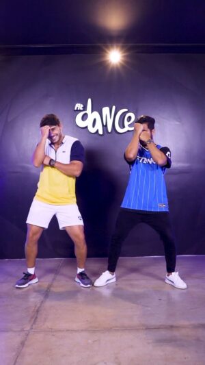 Lucas Viana Instagram - E duuu nada eu apareço no seu feed dançando com meu brother @fabiobigboss que me ensinou direitin! Namoralzinha, me senti dançarino da @fitdance por um dia.. Foi um prazer! Me fala aí vai, que nota você dá pra esse gingado todo? Cê é loko tio..rs 😎🕺🏻 Música: Sonâmbulo - @matheusfernandes_mf