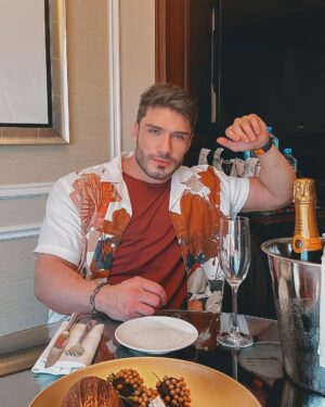 Lucas Viana Instagram - Estar em Las Vegas já é um sonho realizado, mas me hospedar no @venetianvegas tornou todos os momentos ainda mais marcantes! Que estrutura, meus amigos… Não é à toa o reconhecimento mundial que o resort tem. Definitivamente não queria ir embora nunca, mas tenho certeza que irei voltar e já estou ansioso para viver tudo o que esse lugar perfeito tem a oferecer novamente 🔥