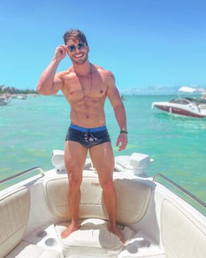 Lucas Viana Instagram - Live your life with arms wide open! Tô chegando errejota 🔥