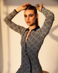 Lucy Fry Instagram - @wonderland magazine 🖤🤍 @timothyfernandezphotographer @lorencanbymakeup @lucywarrenstyle @eddie_cook