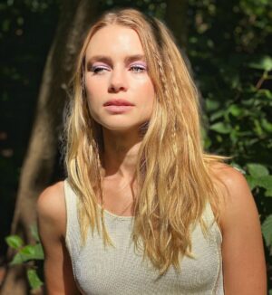 Lucy Fry Thumbnail - 29.6K Likes - Most Liked Instagram Photos