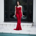 Lucy Hale Instagram - Vintage Dior last night for @peopleschoice ♥️🥀 📸: @yotamshwartz @mollyddickson @kdeenihan @bridgetbragerhair @colorbymattrez @jenna_filingeri & @clarke_johnson @sora.skin.studio @theledecompany