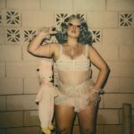Lucy Loone Instagram - 🧼 super cold, new nickname is minty. move in silence like a 🐁 but my name ain’t mickey 💗🧼🧼
