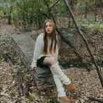 Lucy Paez Instagram - O winter please🤍🤍🤍… don’t go away 🧦🍦🧣🪵