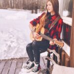 Lucy Paez Instagram - When It Snows, You Have Two Choices ❄️ ⛄️❄️…... Shovel Or Make Music!🤍🤍🤍 ▪️ ▪️ ▪️ #makemusic #music #letitsnow #babytaylor #canada #filminglife #smithers #fashionstyle #younghollywood #actresslife #mylifestyle #tweenfashion #fashionphotography #makeithappen #yougotthisgirl #hereicome #followyourdreams #shinebright #mymagicalmoments #lucypaezofficial