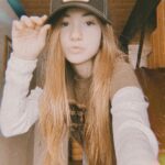 Lucy Paez Instagram - She Is A Bad Ass With a Big Heart 💛💛🤍…... Call Me Queen B !👑🐝 ▪️ ▪️ ▪️ #queenb #november #canada #filminglife #autumn #fallcolors #smithers #badass #fashionstyle #younghollywood #actresslife #mylifestyle #tweenfashion #fashionphotography #makeithappen #yougotthisgirl #hereicome #followyourdreams #shinebright #mymagicalmoments #lucypaezofficial