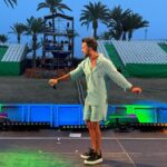 Luis Fonsi Instagram - Preparándome para esta noche. Estoy feliz de cantar aquí en La Gomera por primera vez, gracias por invitarme. Estamos listos para dejarlo todo sobre el escenario 🔥🔥🔥 La Gomera, Islas Canarias